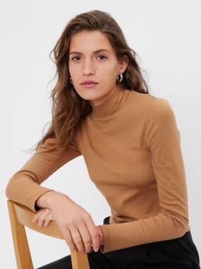 NWT GAP Modern cropped mock turtleneck in Tan sz L - Great for summer nights